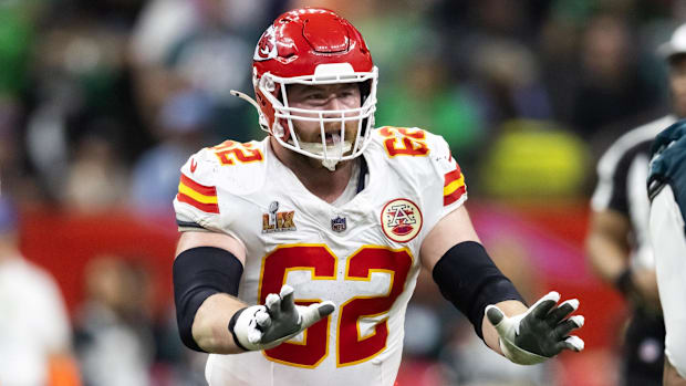 SY225C中型液压挖掘机